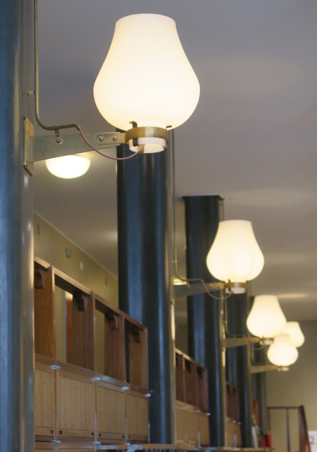 Interiör i Östergötlands museums huvudbyggnad i Linköping, byggd 1939 i funktionalistisk stil.