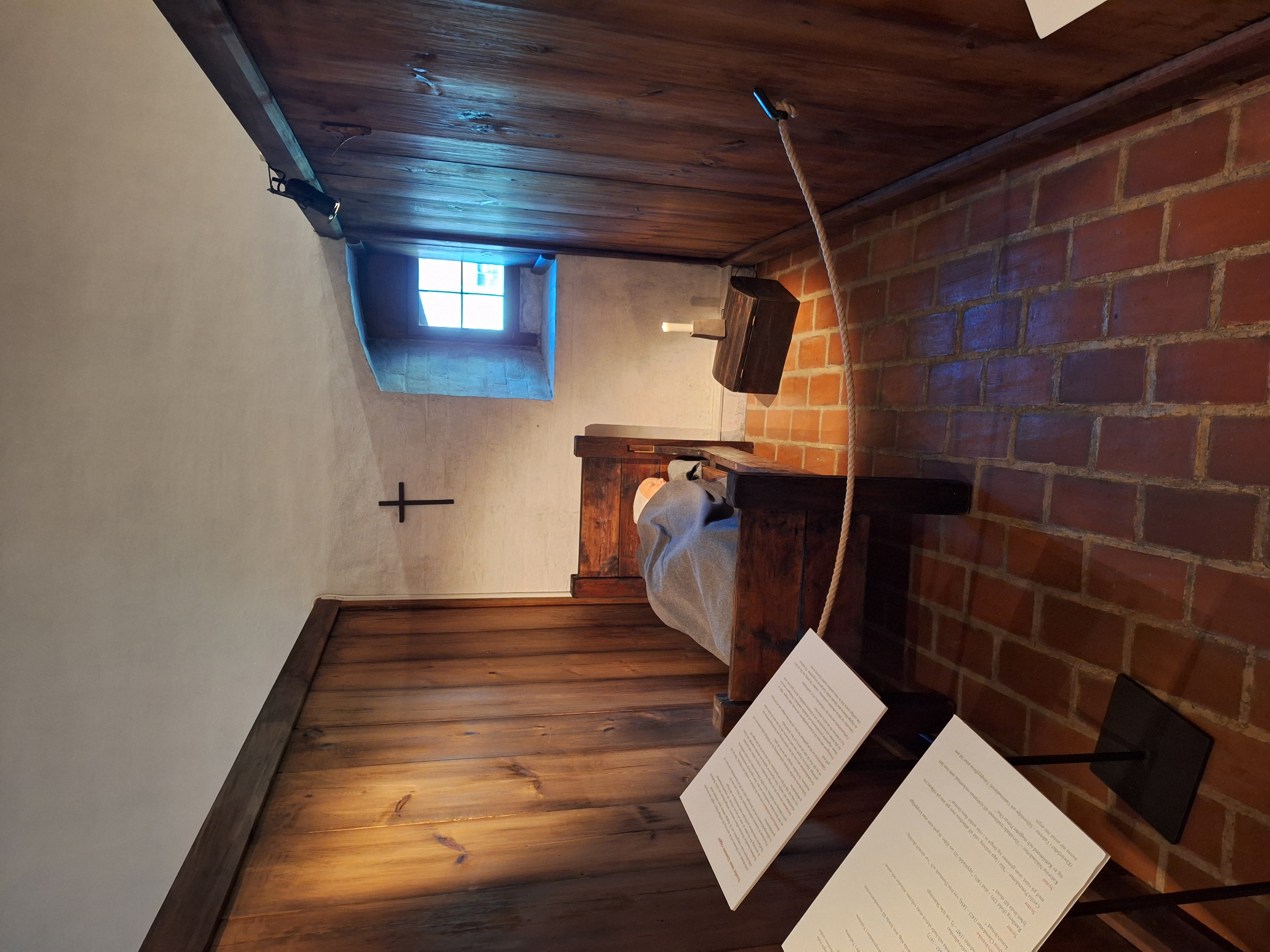 Klostercell inne på Klostermuseet.