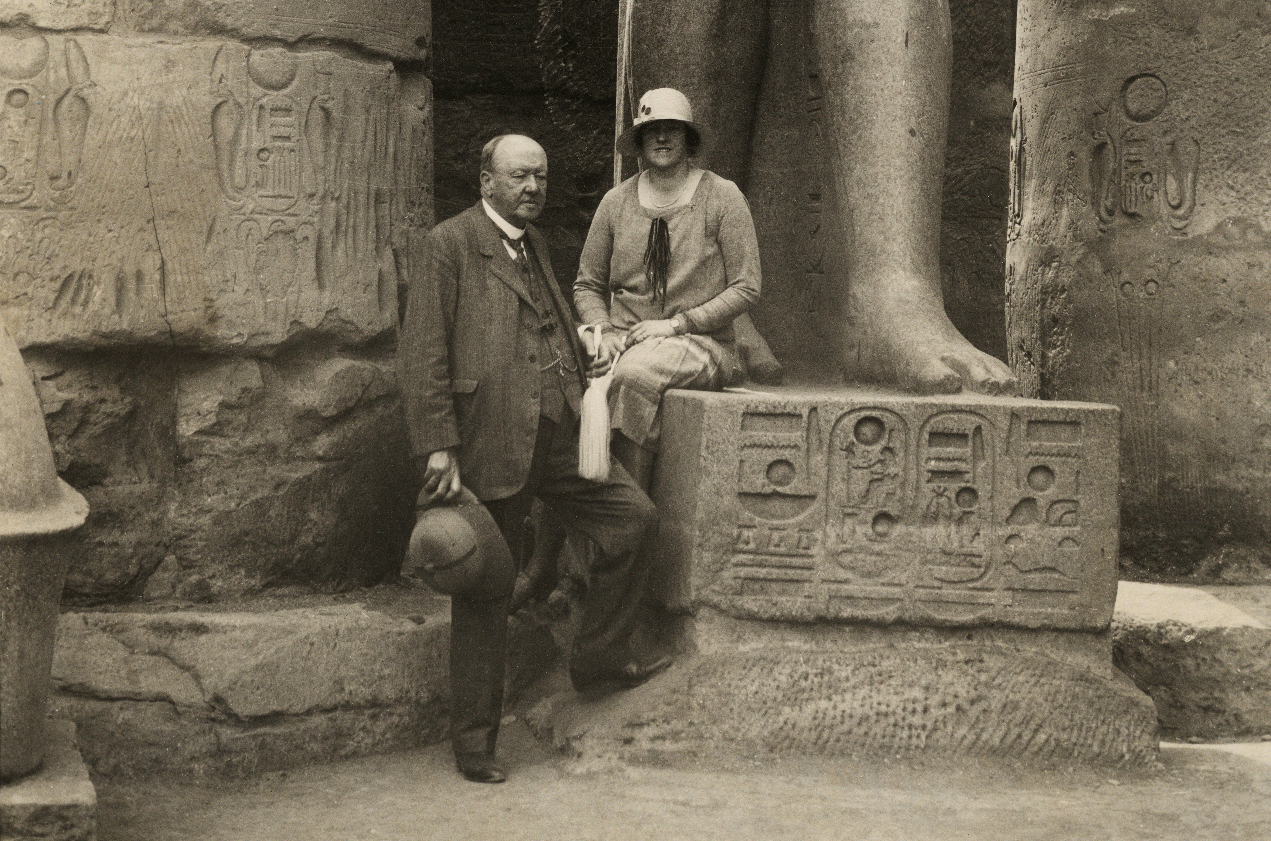 Otto Smith och hans dotter Helmi Adlercreutz i Egypten