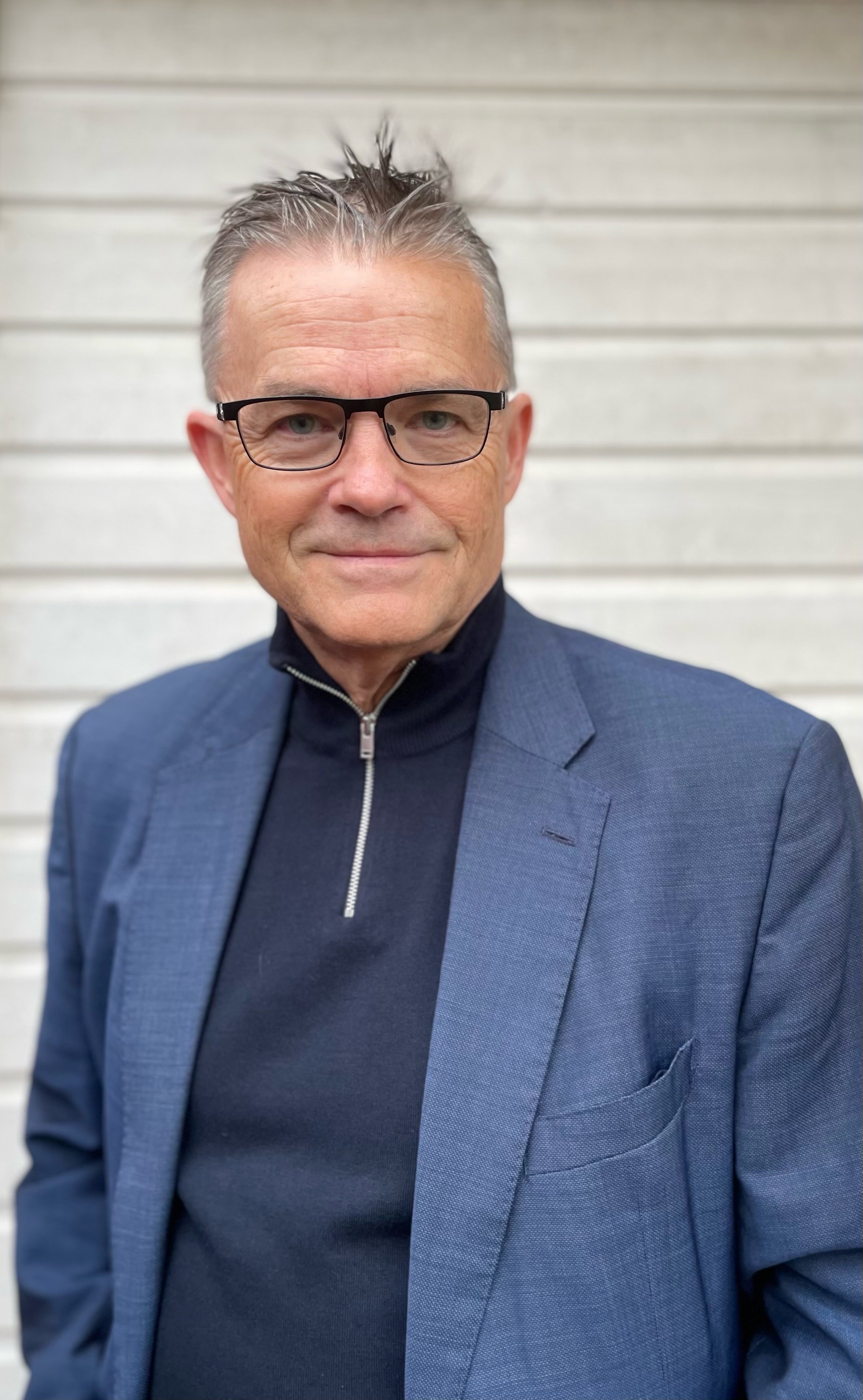 2025 års Cnattingiuspris tilldelas journalisten, historikern och författaren Johan Perwe.