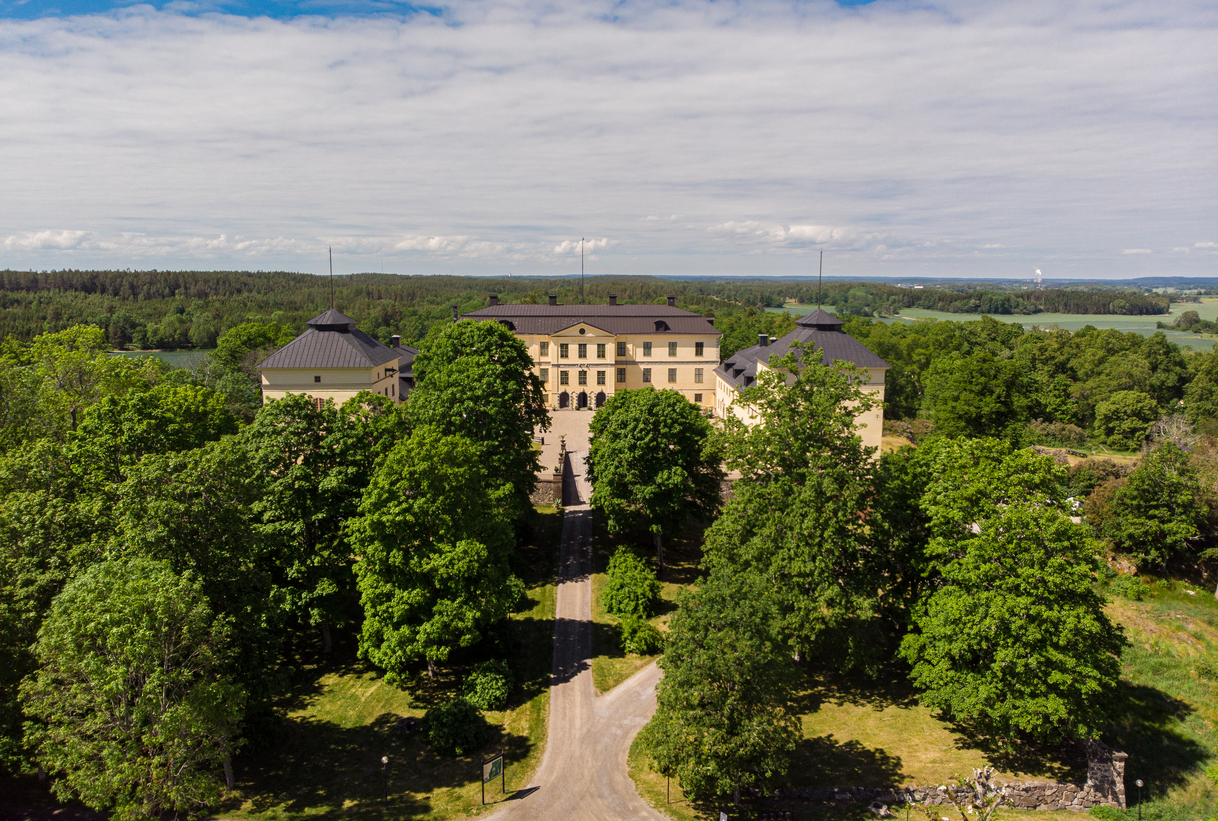 Drönarfoto på Löfstad slott.