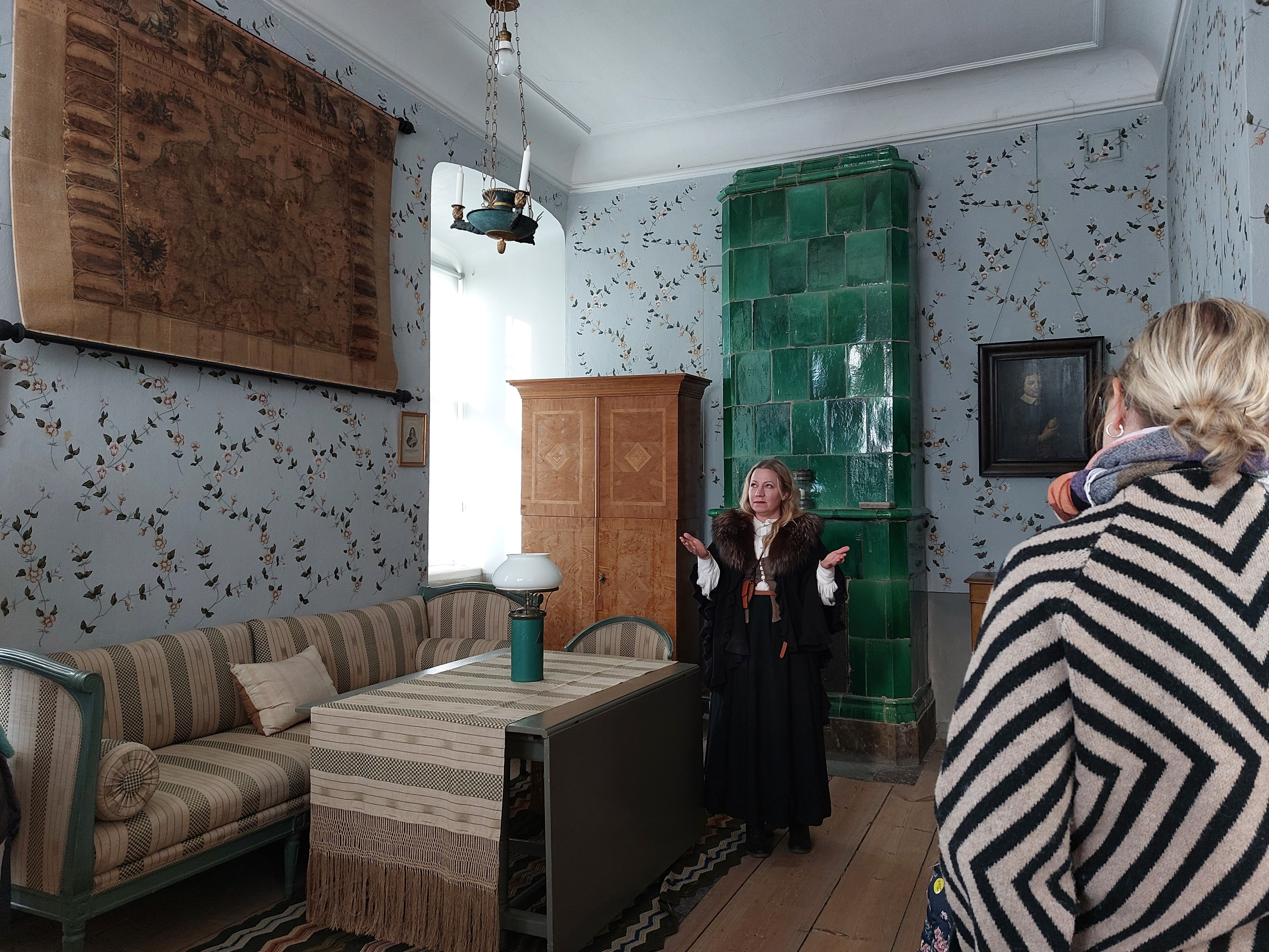 Familjevisning med museipedagog Mikaela Radakovic Kjäll. Sportlov på Löfstad 2026.