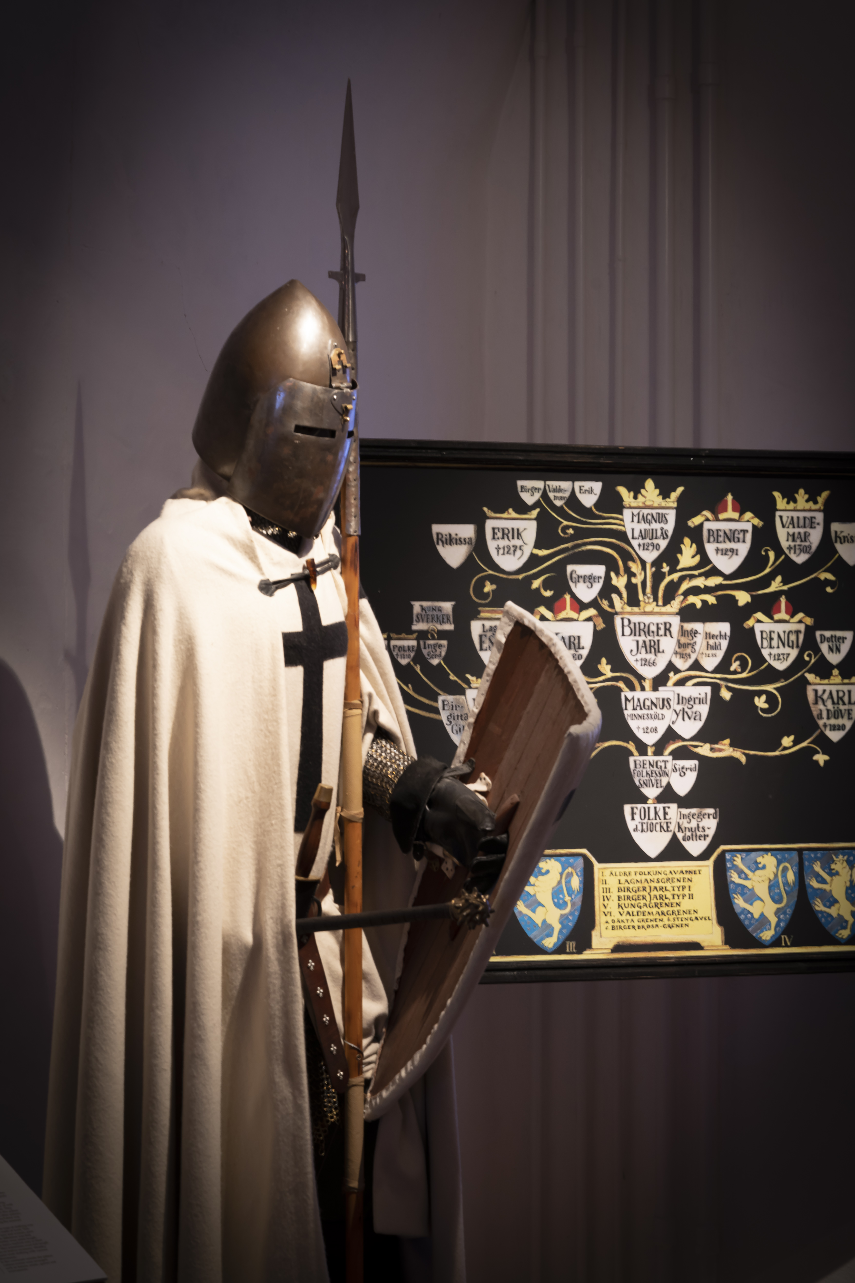 Riddarrustning på Sancta Birgitta Klostermuseum.
