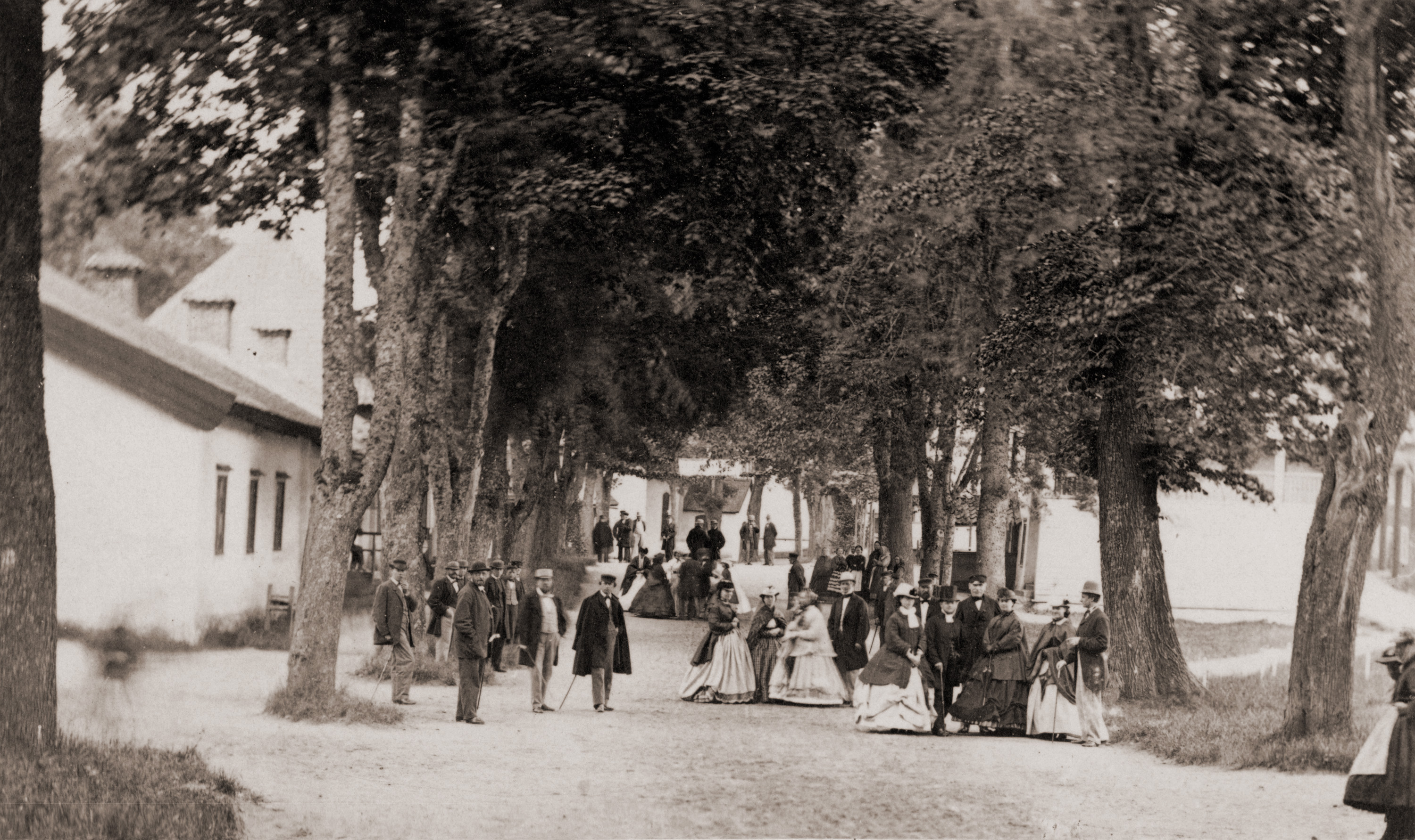 Gruppbild från Medevi brunn på 1860-talet. Fotografen är okänd.